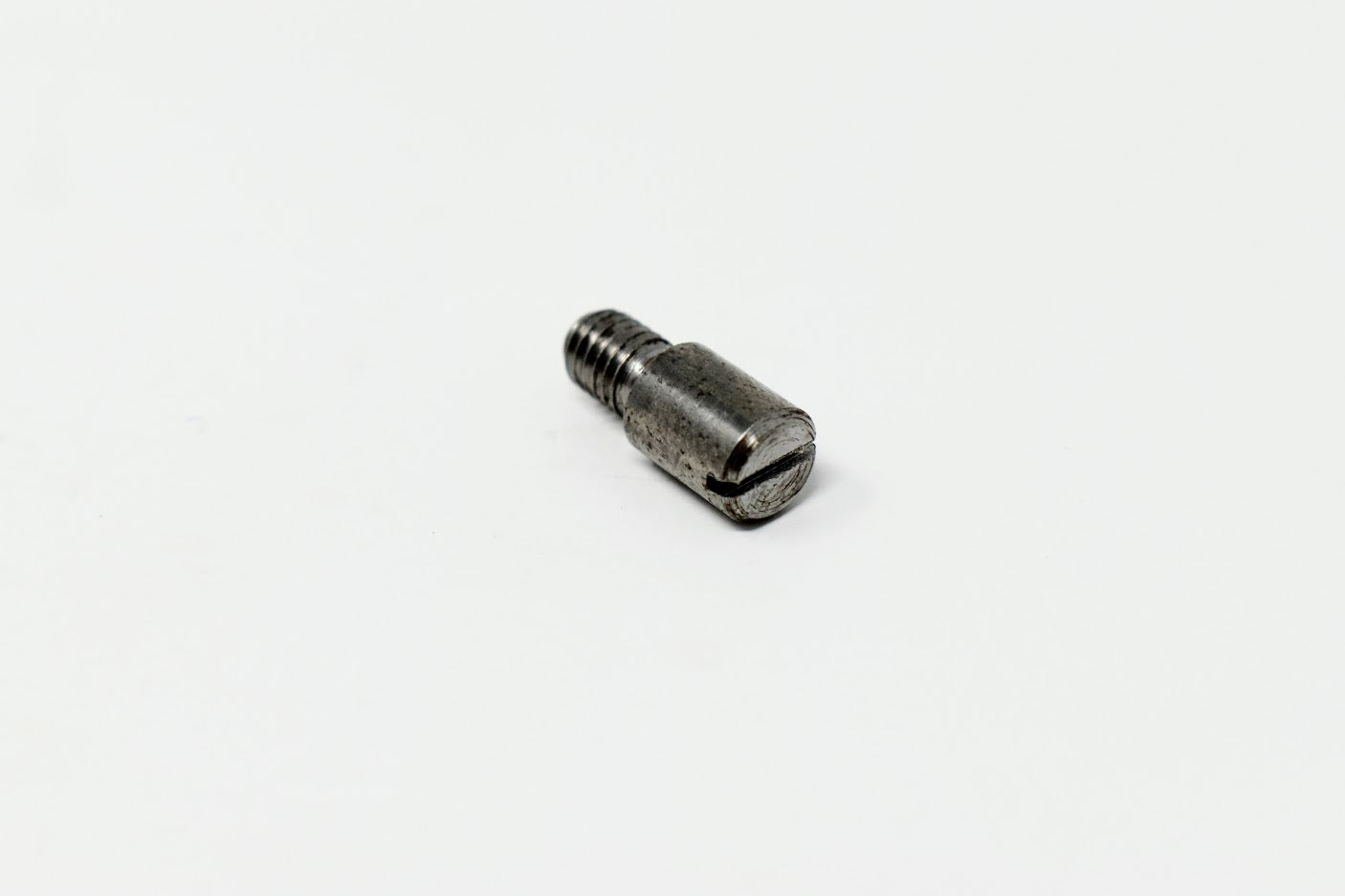 DK 15 - Shoulder screw 13/7 x 5